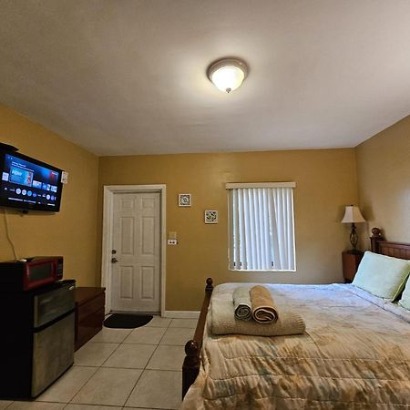 Royal Poinciana Stay Miami Springs Exteriör bild
