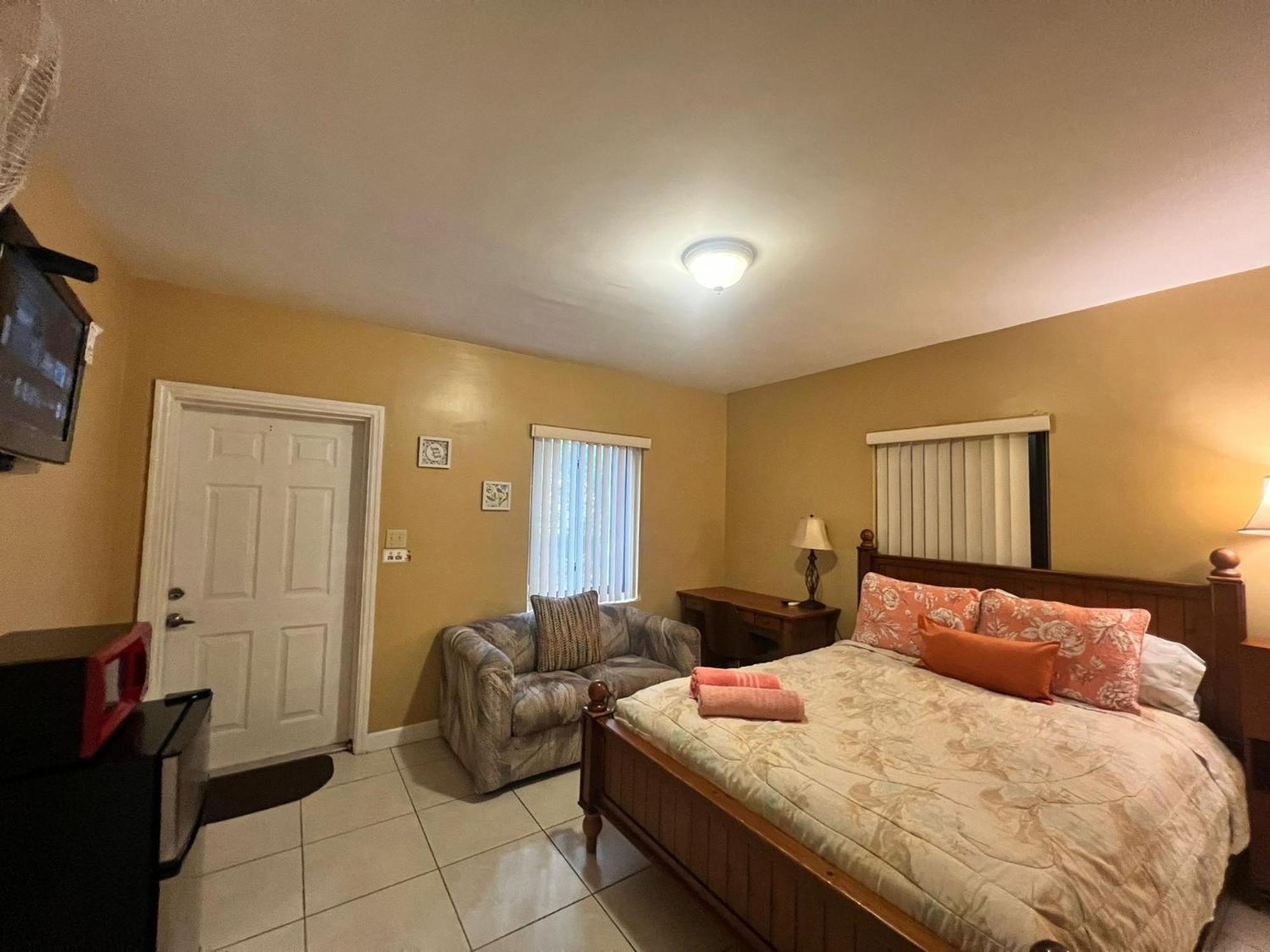 Royal Poinciana Stay Miami Springs Exteriör bild