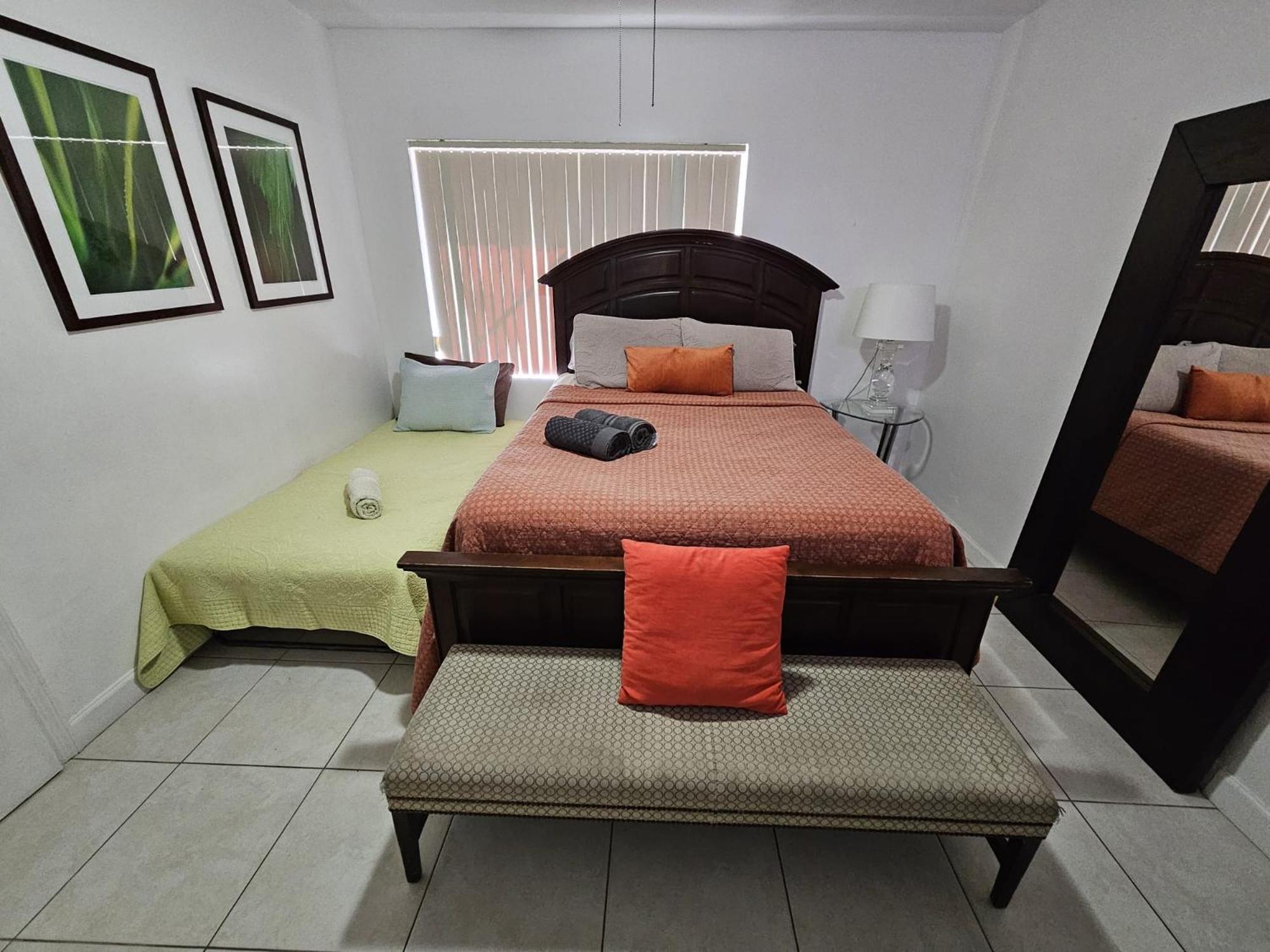 Royal Poinciana Stay Miami Springs Exteriör bild