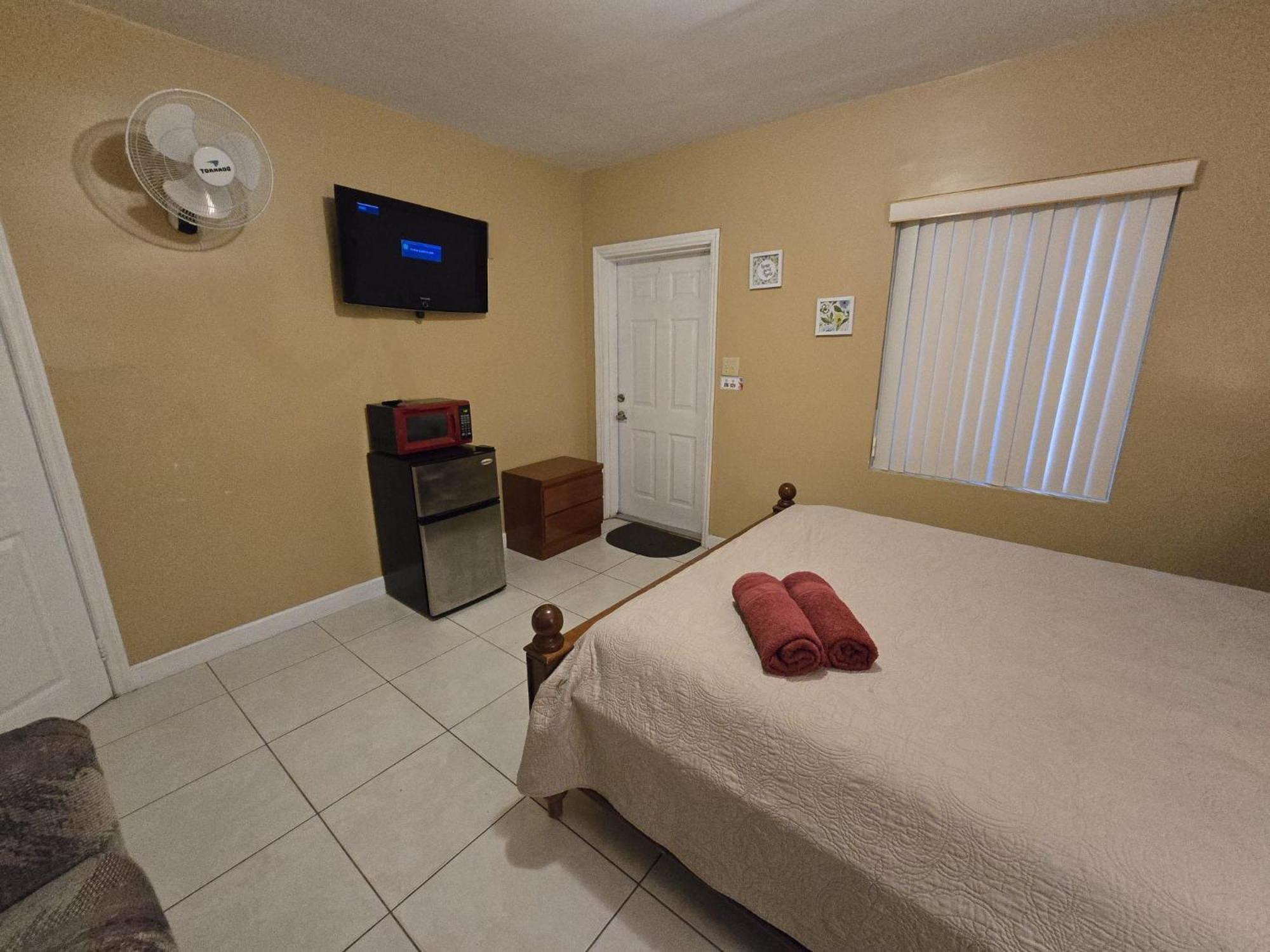 Royal Poinciana Stay Miami Springs Exteriör bild